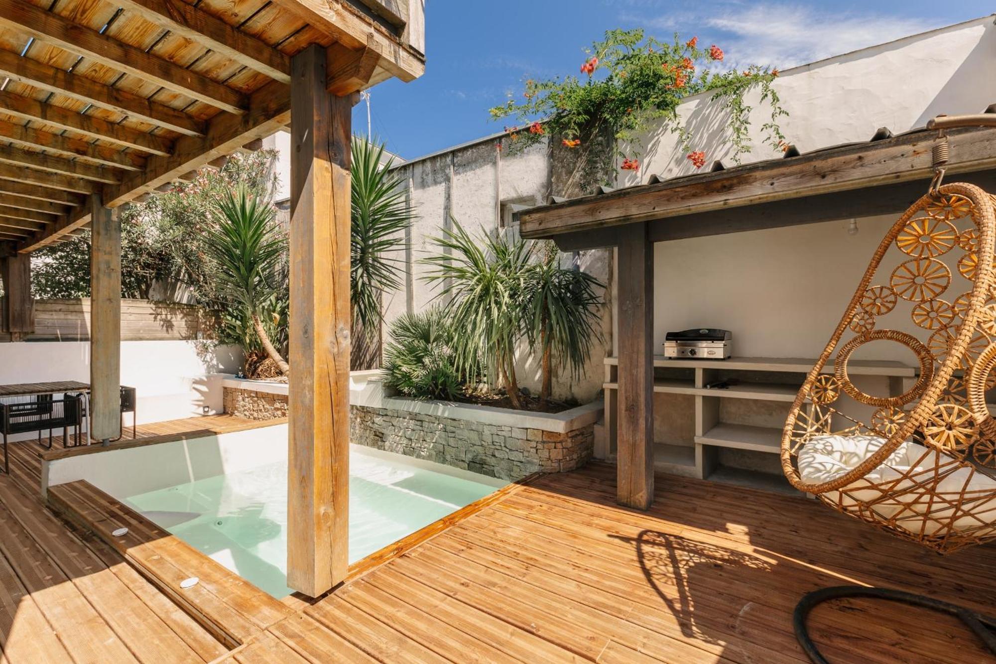LITTLE OASIS - T2 avec terrasse à proximité du centre et de la plage Biarritz Exterior foto